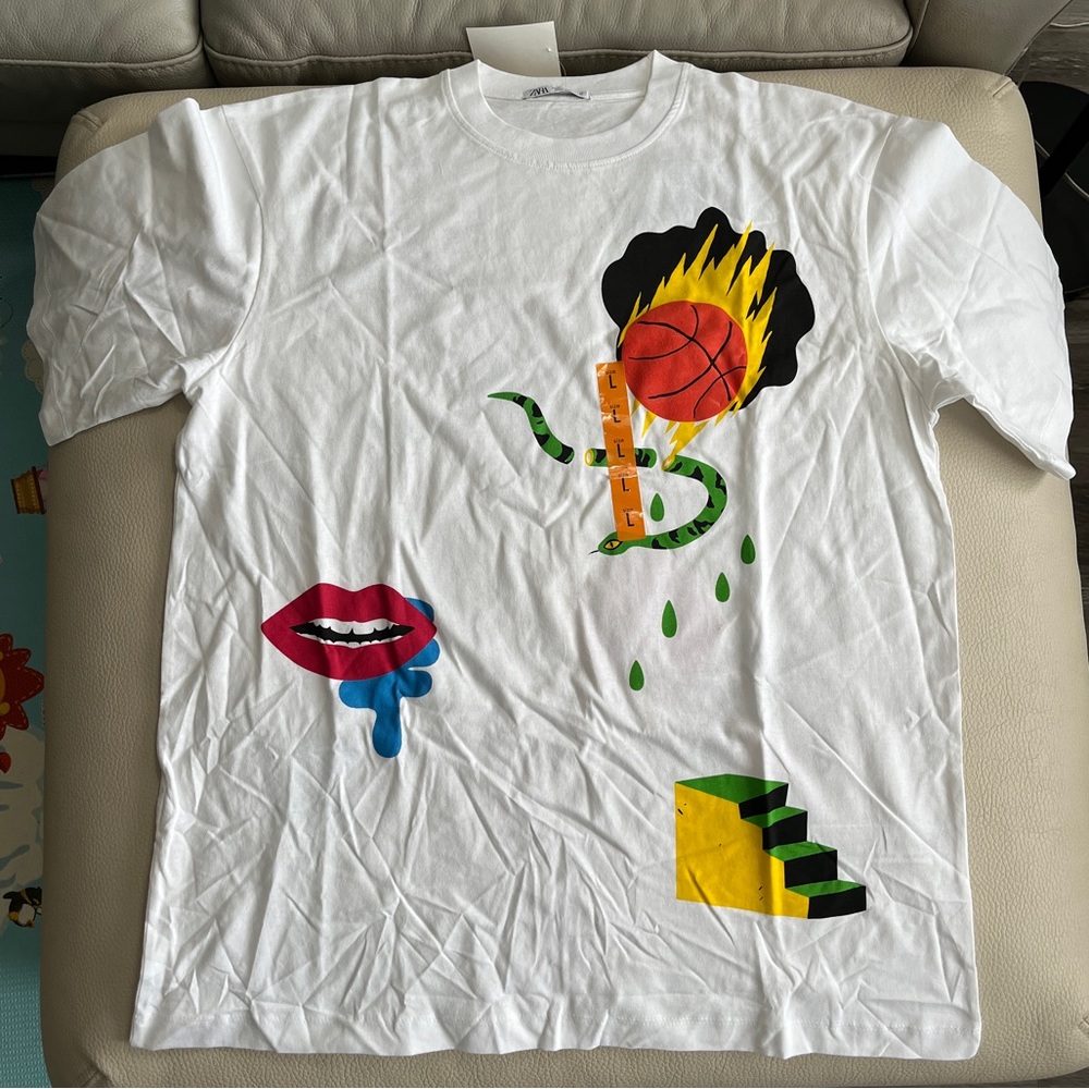 Zara Men’s Graffiti Print Short Sleeve Tee - Made in Portugal - Size L - Picture 4 of 9